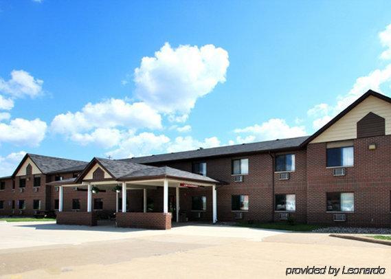 Econo Lodge Inn & Suites 더뷰크 외부 사진