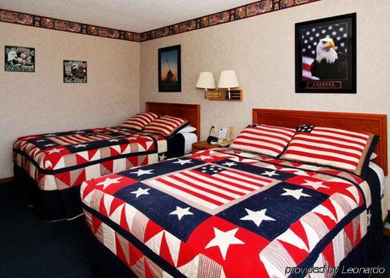 Econo Lodge Inn & Suites 더뷰크 객실 사진