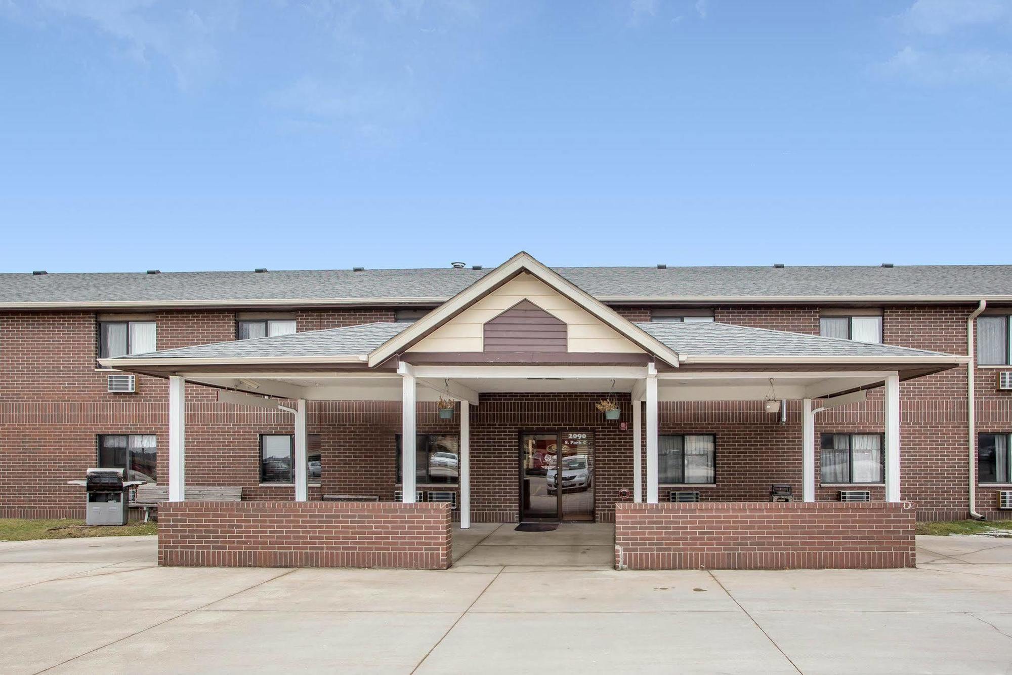 Econo Lodge Inn & Suites 더뷰크 외부 사진