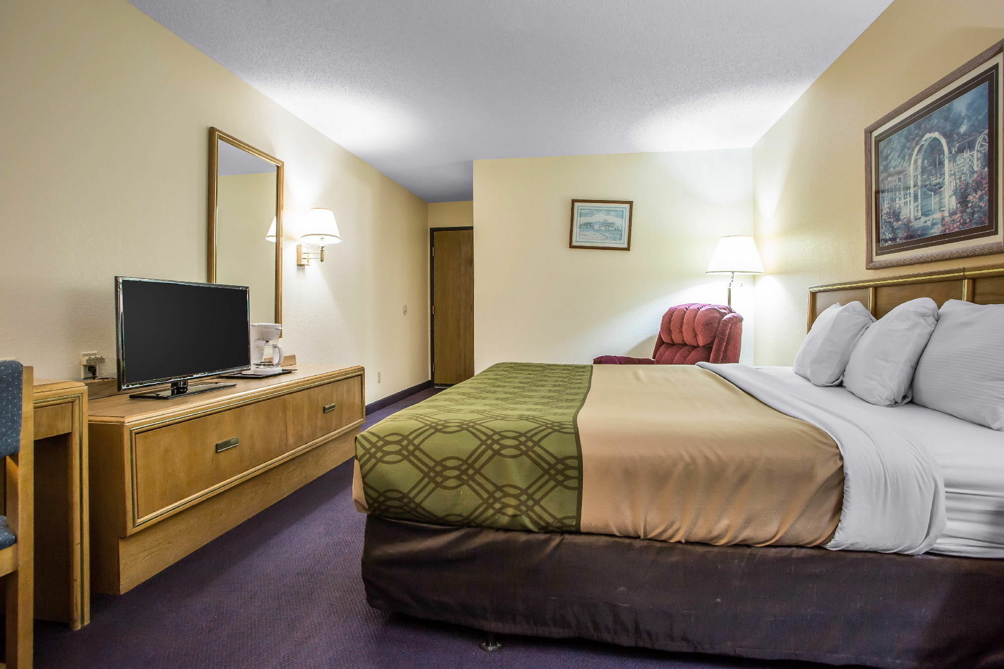 Econo Lodge Inn & Suites 더뷰크 외부 사진