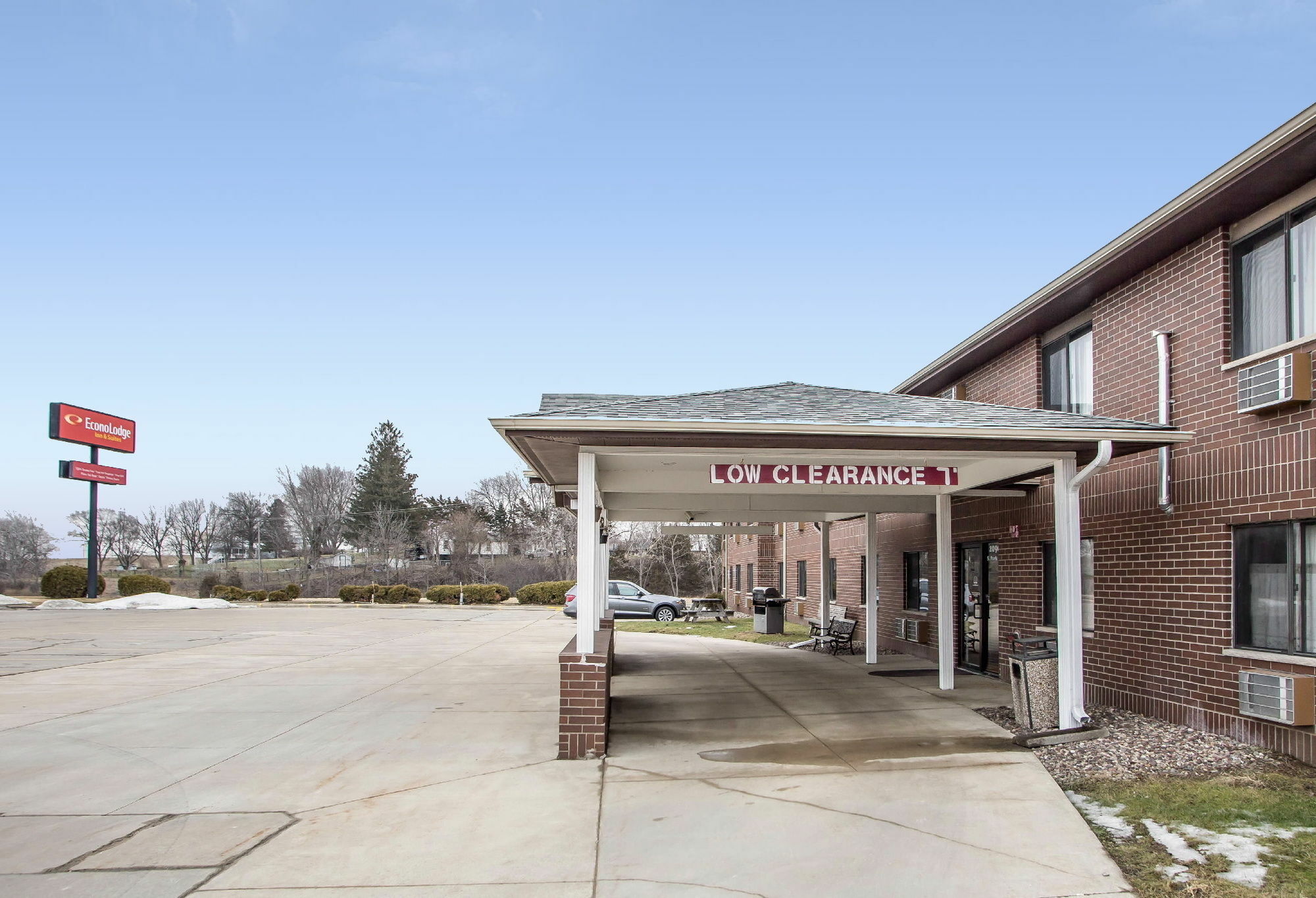 Econo Lodge Inn & Suites 더뷰크 외부 사진